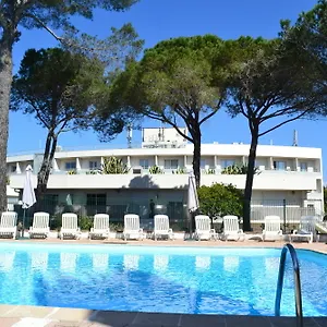 Hotel Zenitude Hôtel-résidences La Tour De Mare, Fréjus
