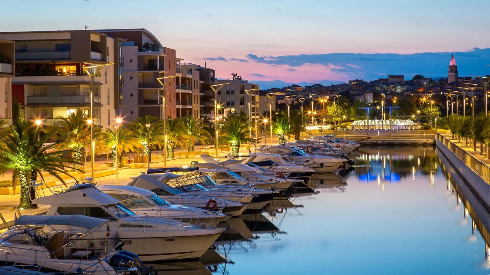 Appartement 2Pieces A Frejus Plage Avec Garage - Fr-1-466A-53 0*,